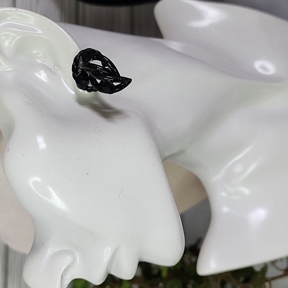 Black Metal Black Faceted Crystal Stones Post Earrings - Picture 8 of 9